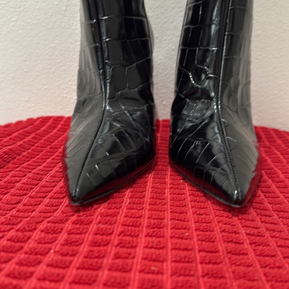 Stuart Weitzman Lucite 100 Wedge Bootie in Black Croc size 39.5/9 - Picture 3 of 8